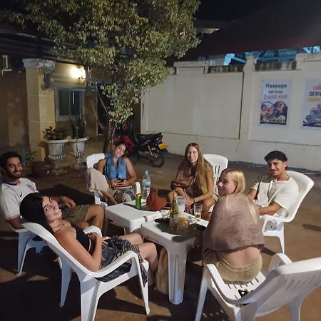 Erawan Guesthouse Паксе Екстер'єр фото