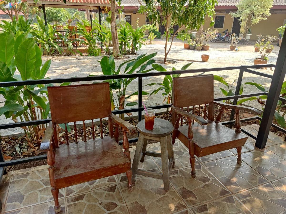 Erawan Guesthouse Паксе Екстер'єр фото