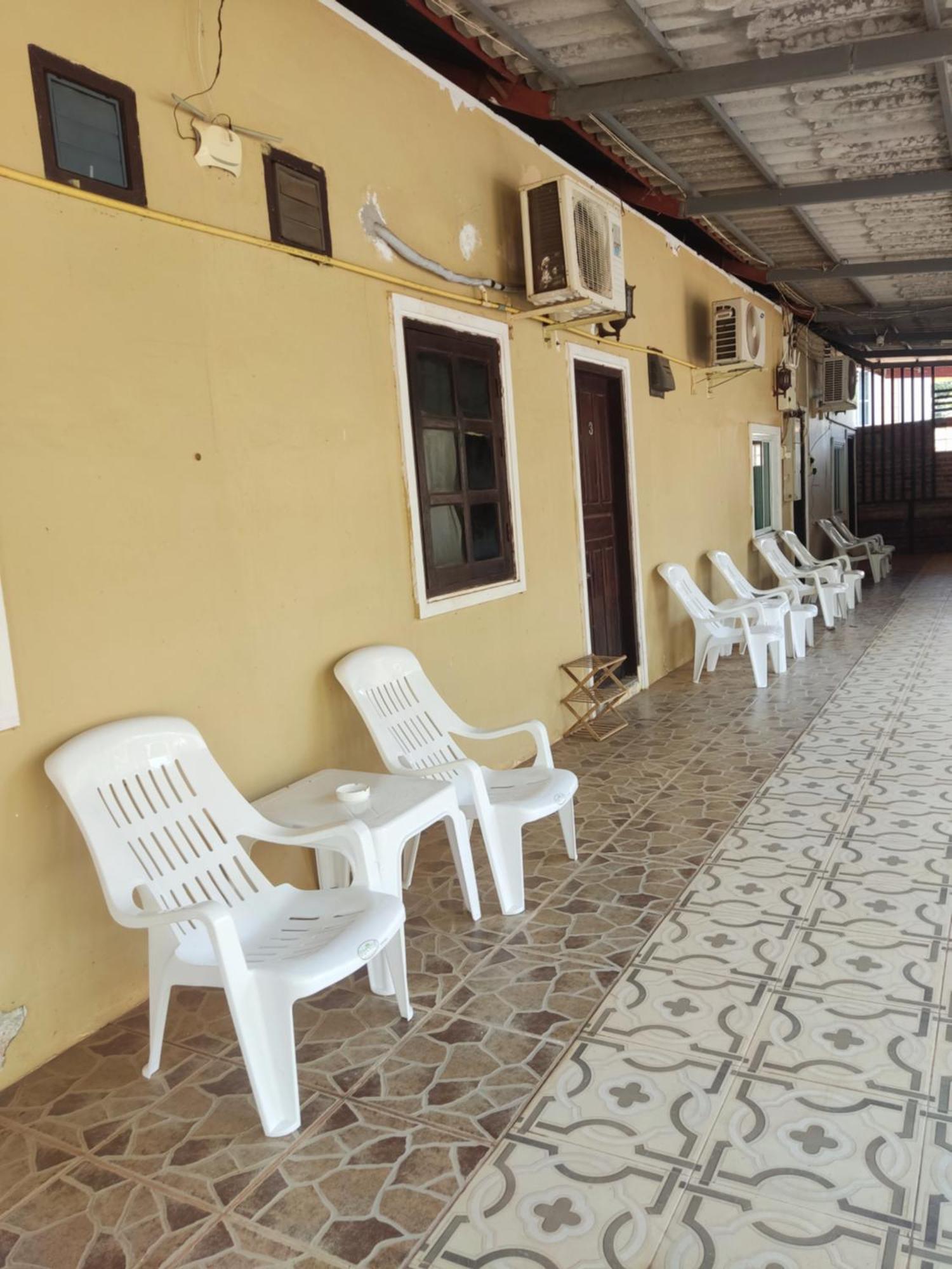 Erawan Guesthouse Паксе Екстер'єр фото
