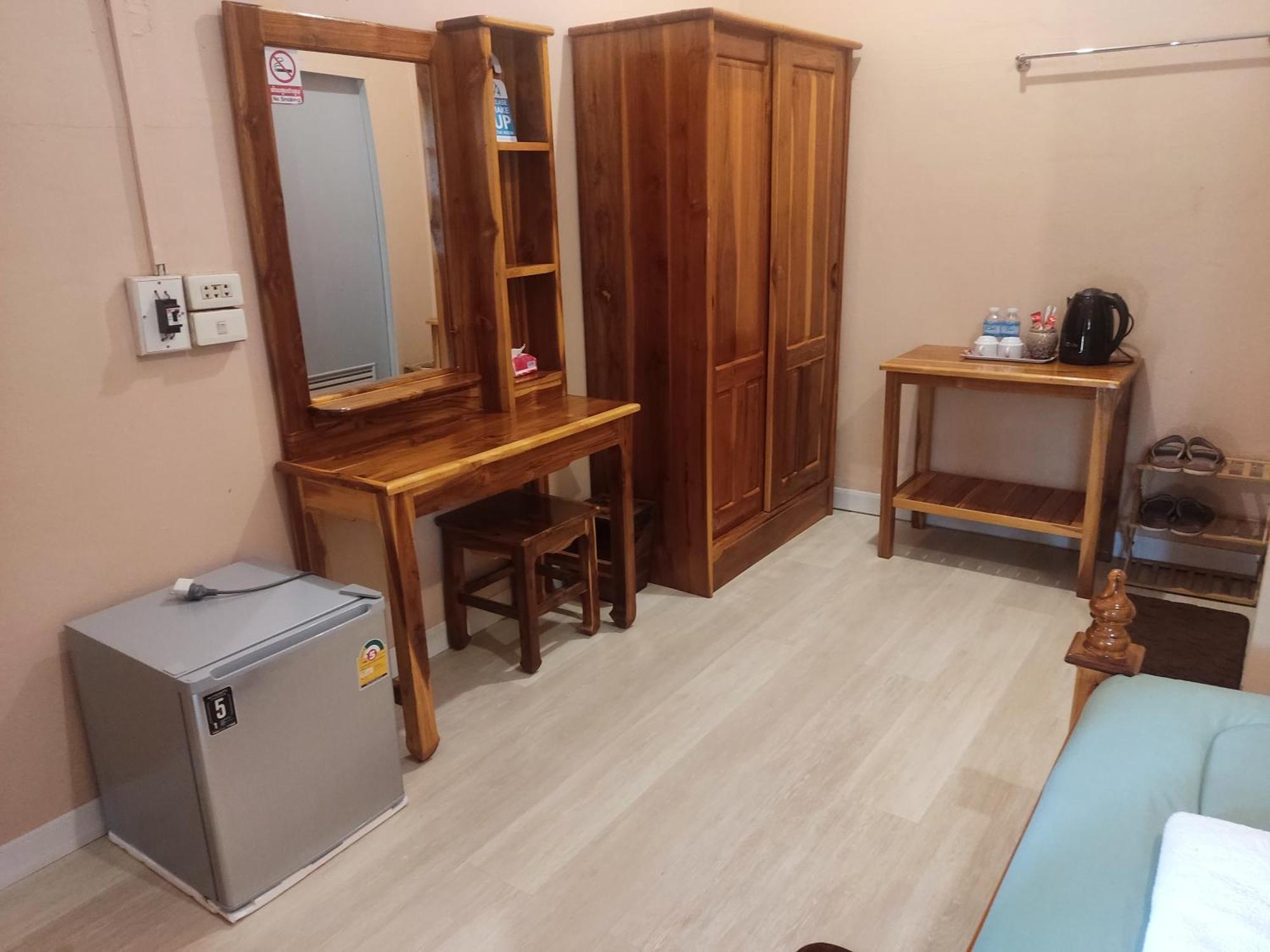 Erawan Guesthouse Паксе Екстер'єр фото