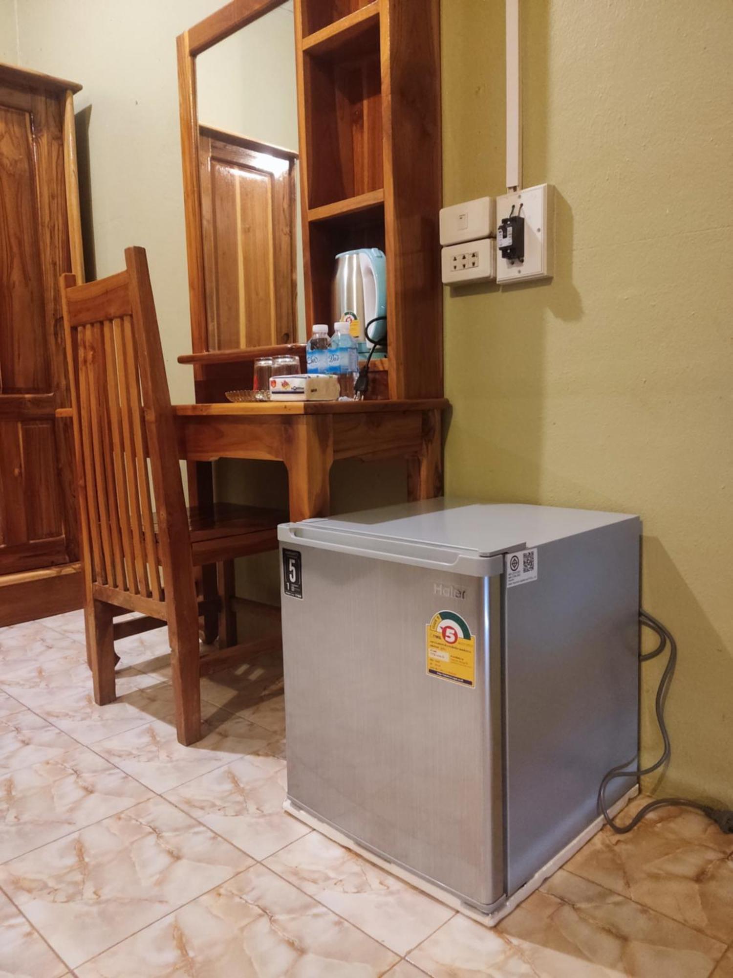 Erawan Guesthouse Паксе Екстер'єр фото