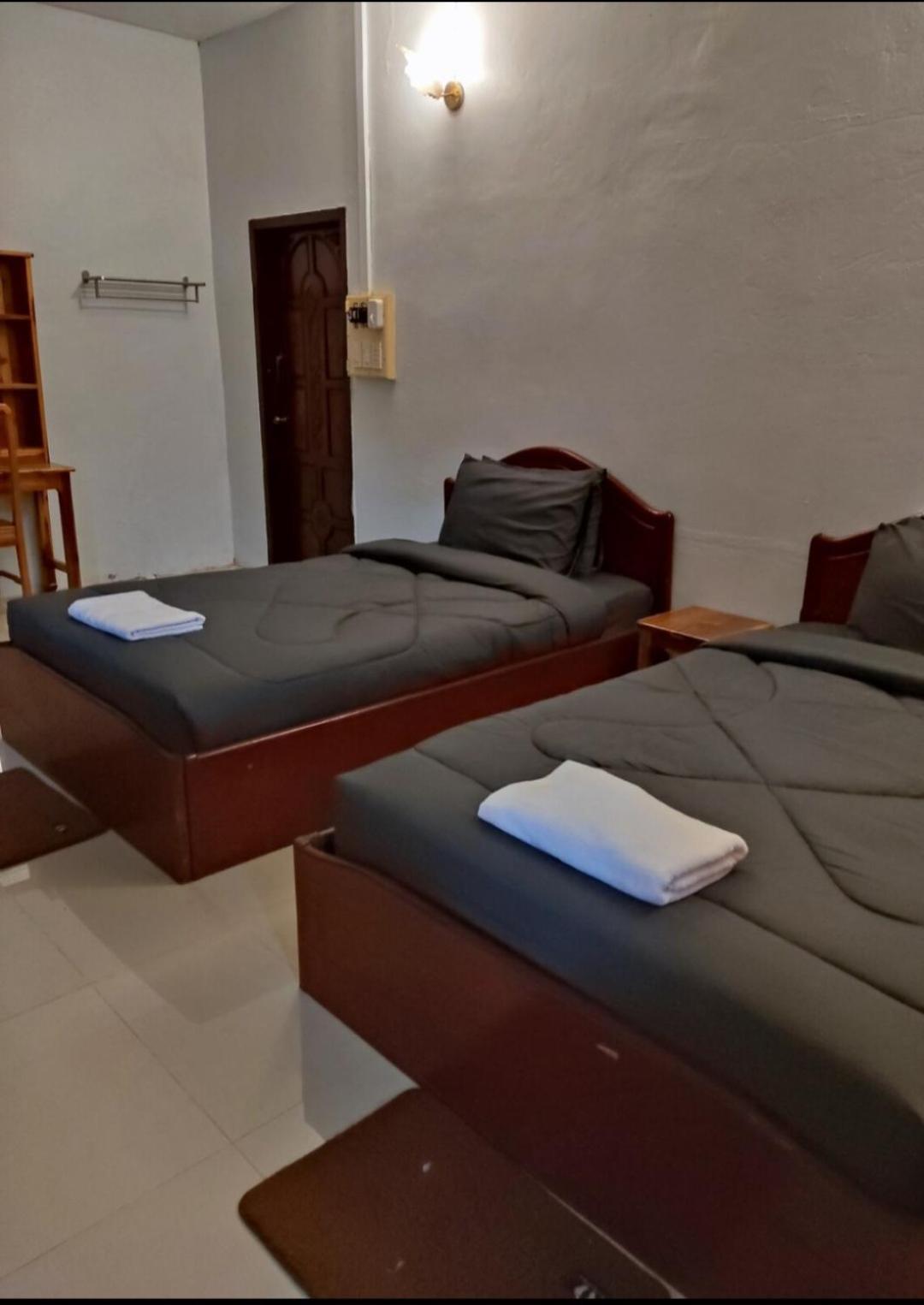 Erawan Guesthouse Паксе Екстер'єр фото