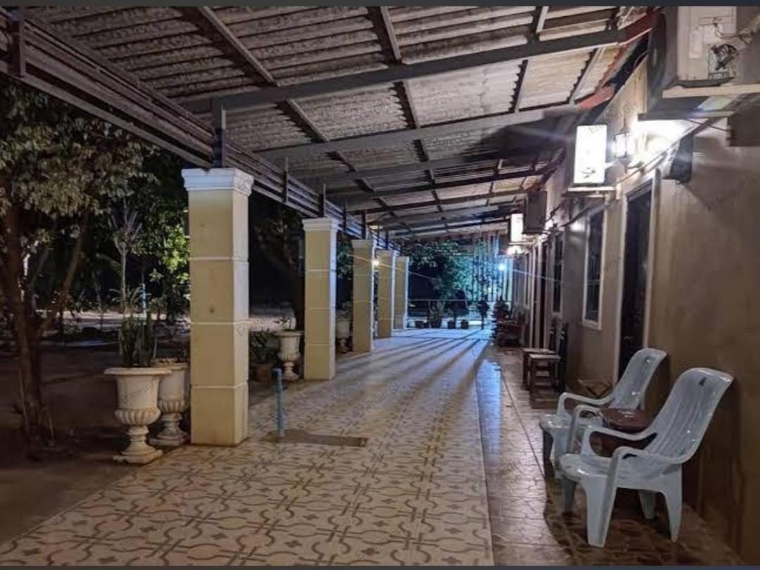 Erawan Guesthouse Паксе Екстер'єр фото