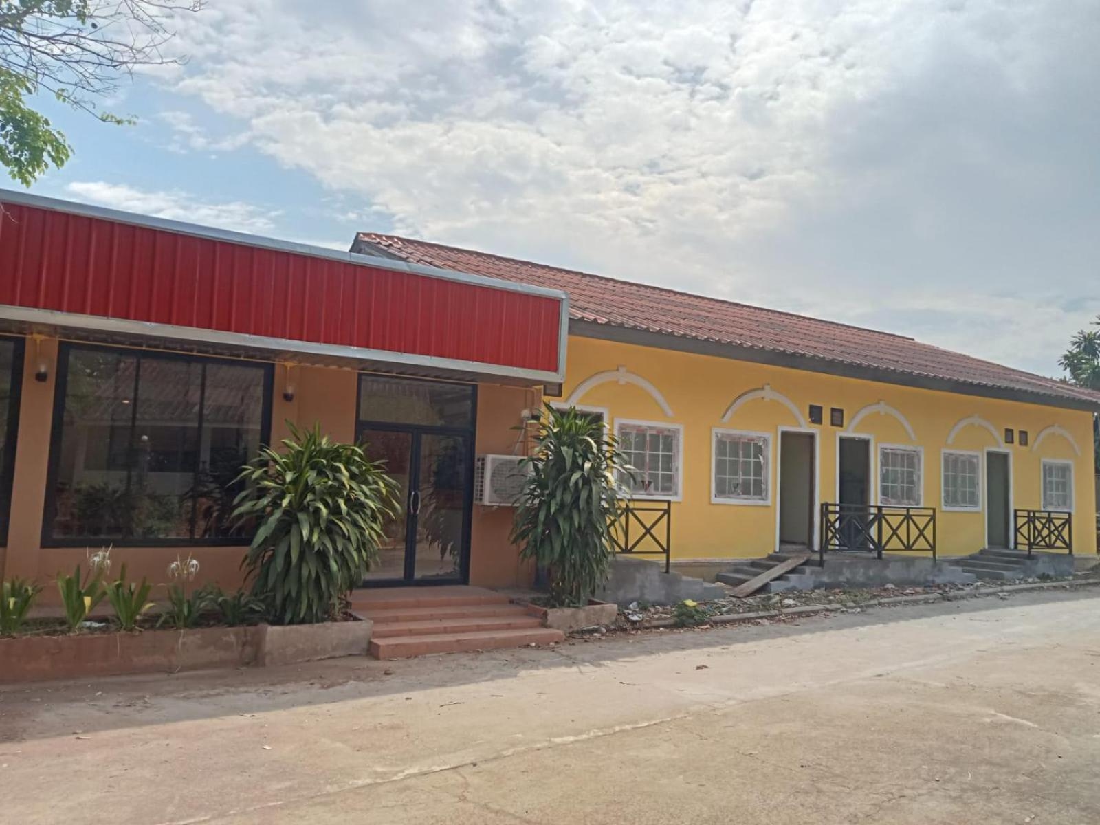 Erawan Guesthouse Паксе Екстер'єр фото