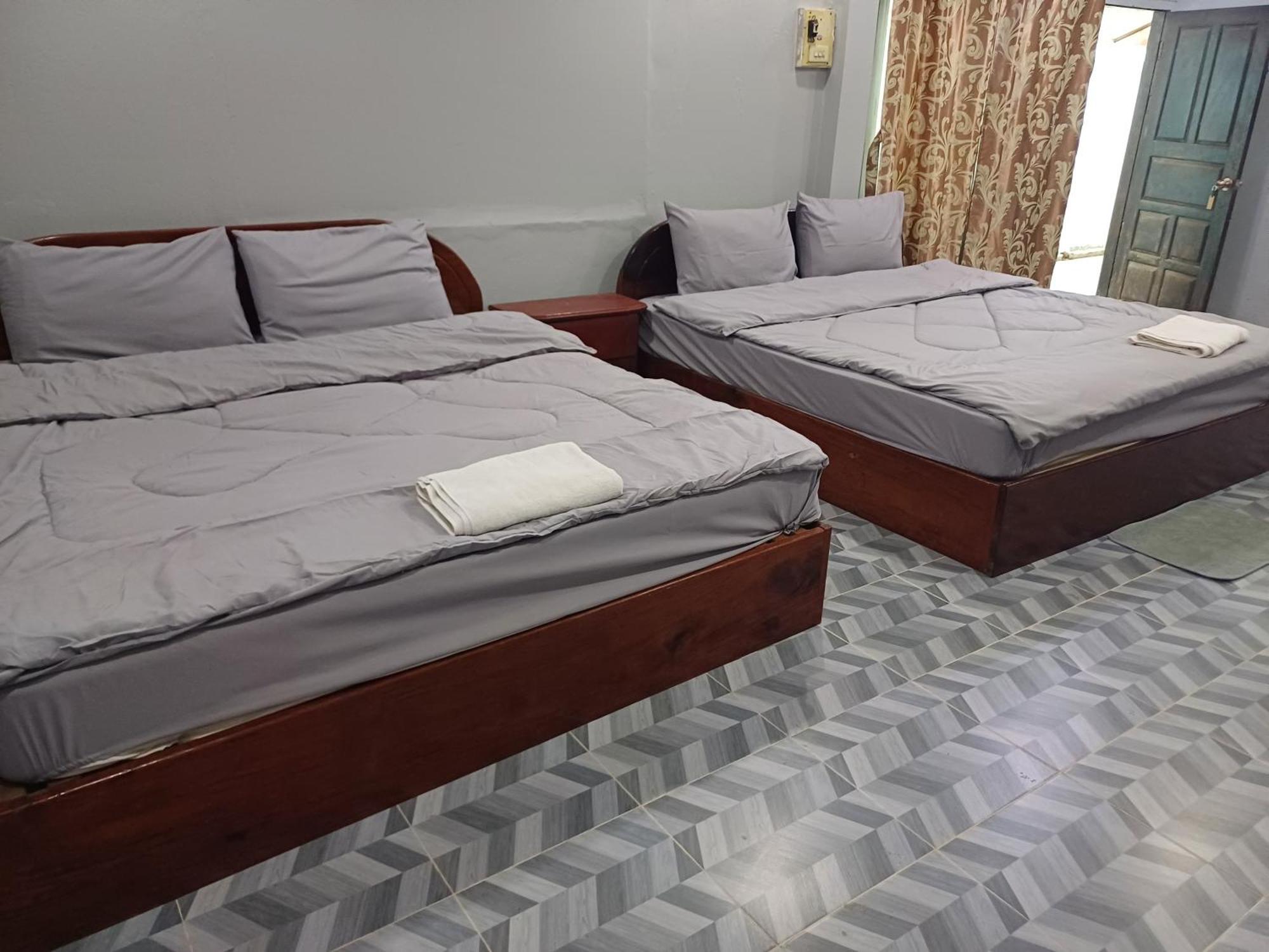 Erawan Guesthouse Паксе Екстер'єр фото